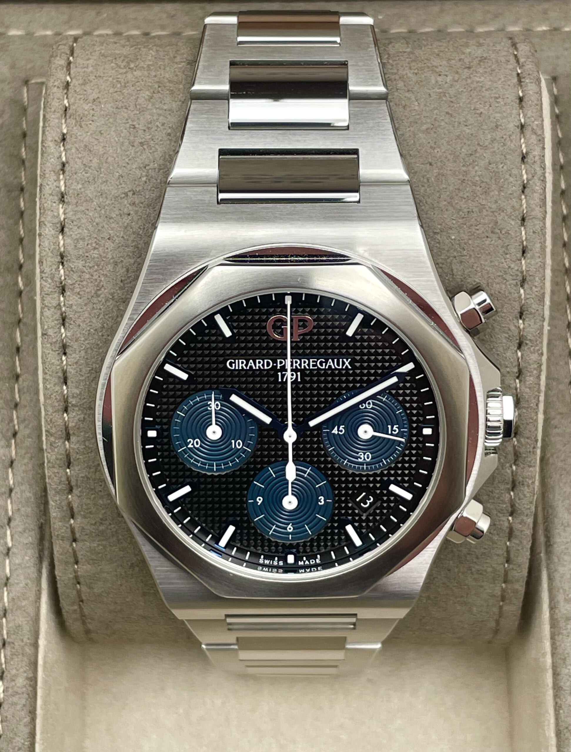 Girard Perregaux Laureato Chronograph 42mm Full Set aus 10/2023 - 81020-11-631-11A - Garantie bis 10/28 - UVP 19.600€ – Bild 7