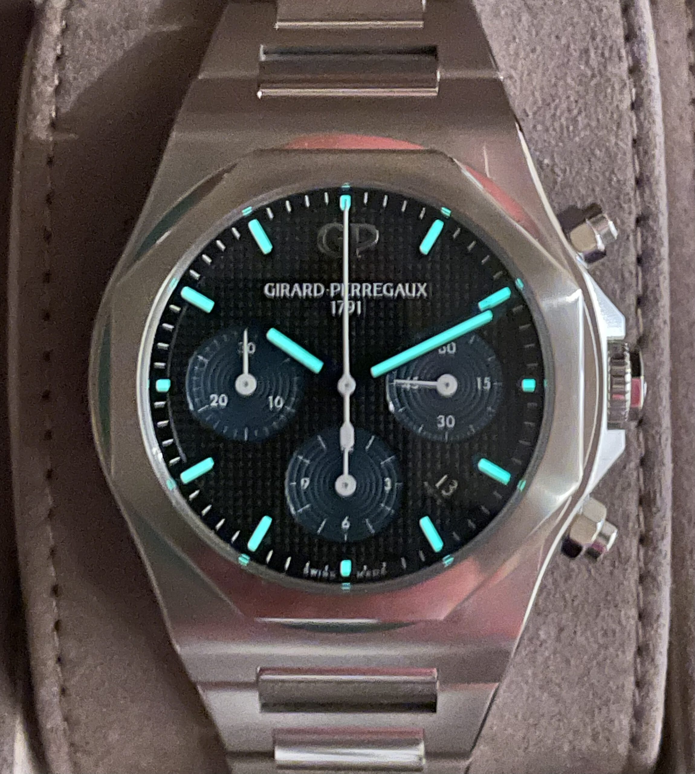 Girard Perregaux Laureato Chronograph 42mm Full Set aus 10/2023 - 81020-11-631-11A - Garantie bis 10/28 - UVP 19.600€ – Bild 10