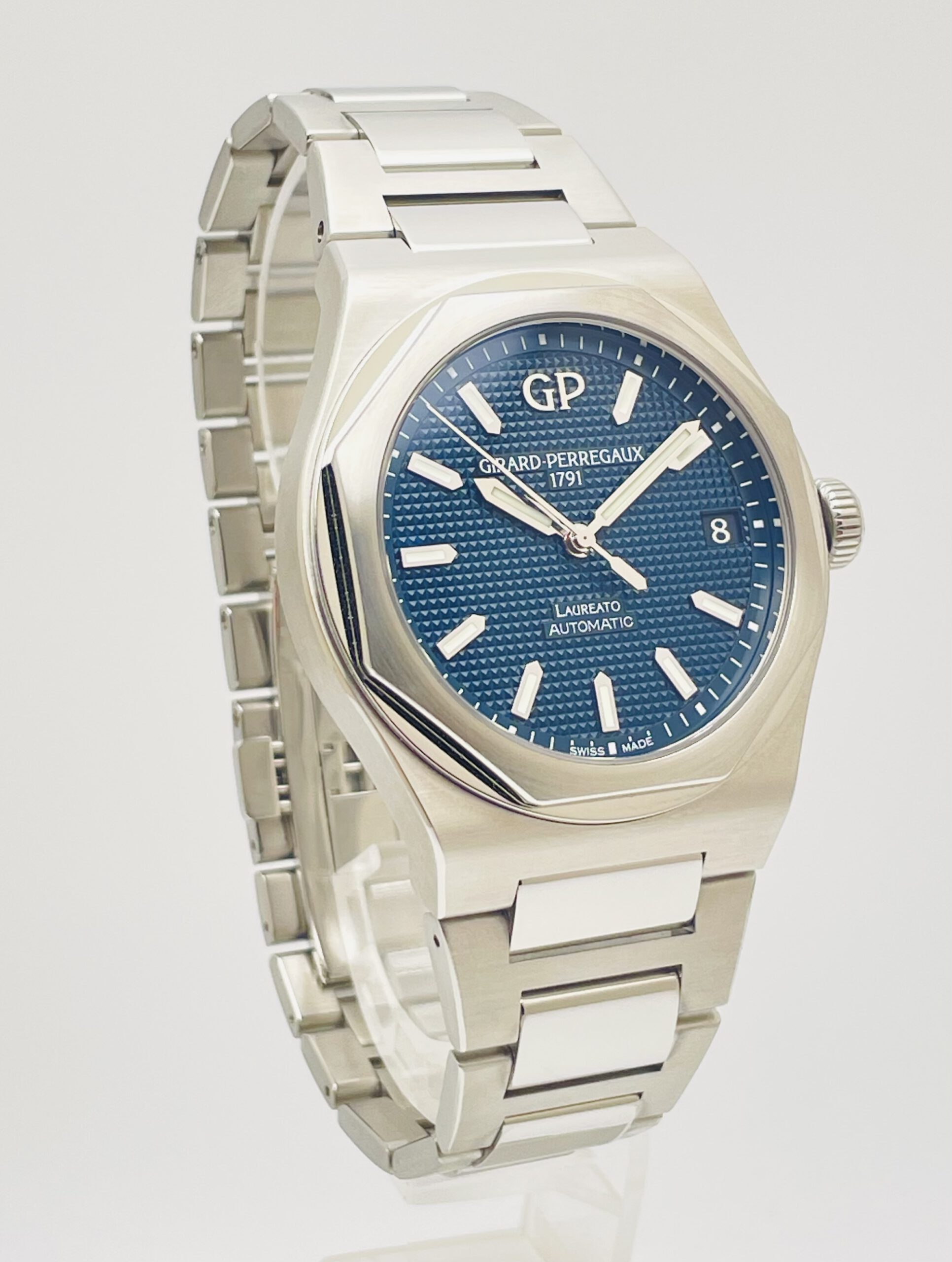 Girard Perregaux Laureato 42mm - 81010-11-431-11A - Full Set aus 04/2023 - Garantie bis 04/2028 – Bild 3
