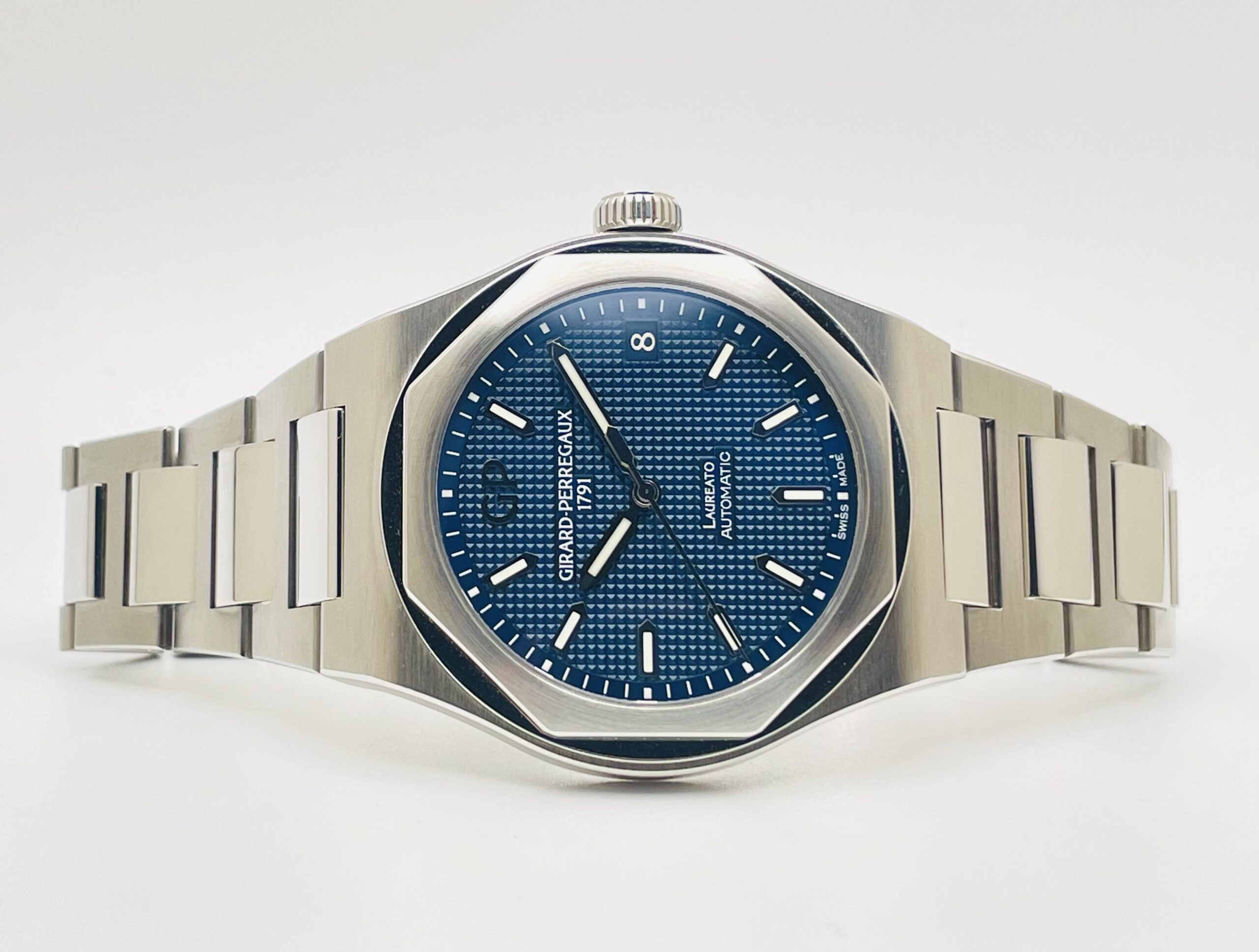 Girard Perregaux Laureato 42mm - 81010-11-431-11A - Full Set aus 04/2023 - Garantie bis 04/2028 – Bild 2