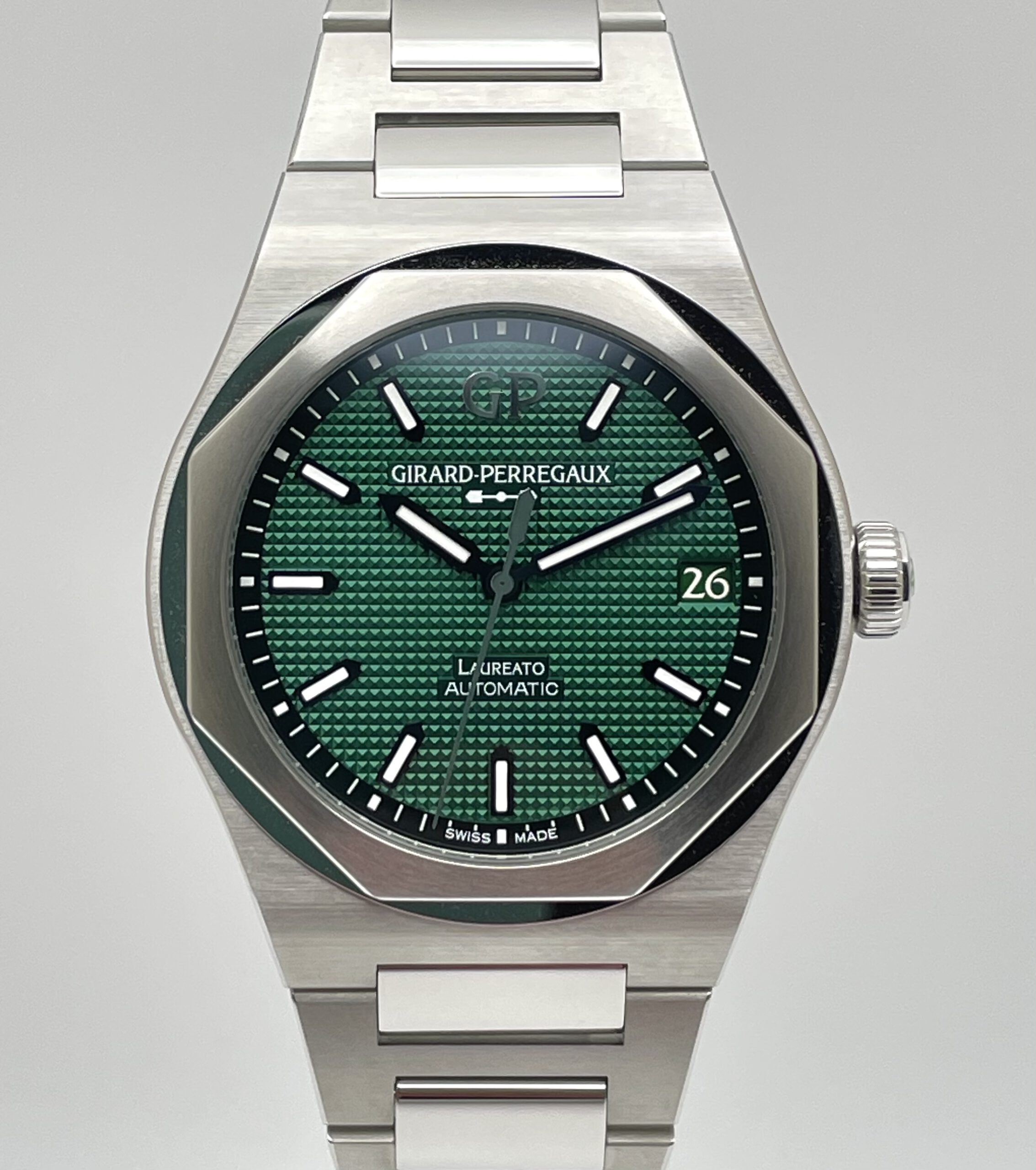 Girard Perregaux Laureato 42mm - 81010-11-3153-1CM - Full Set aus 12/2022