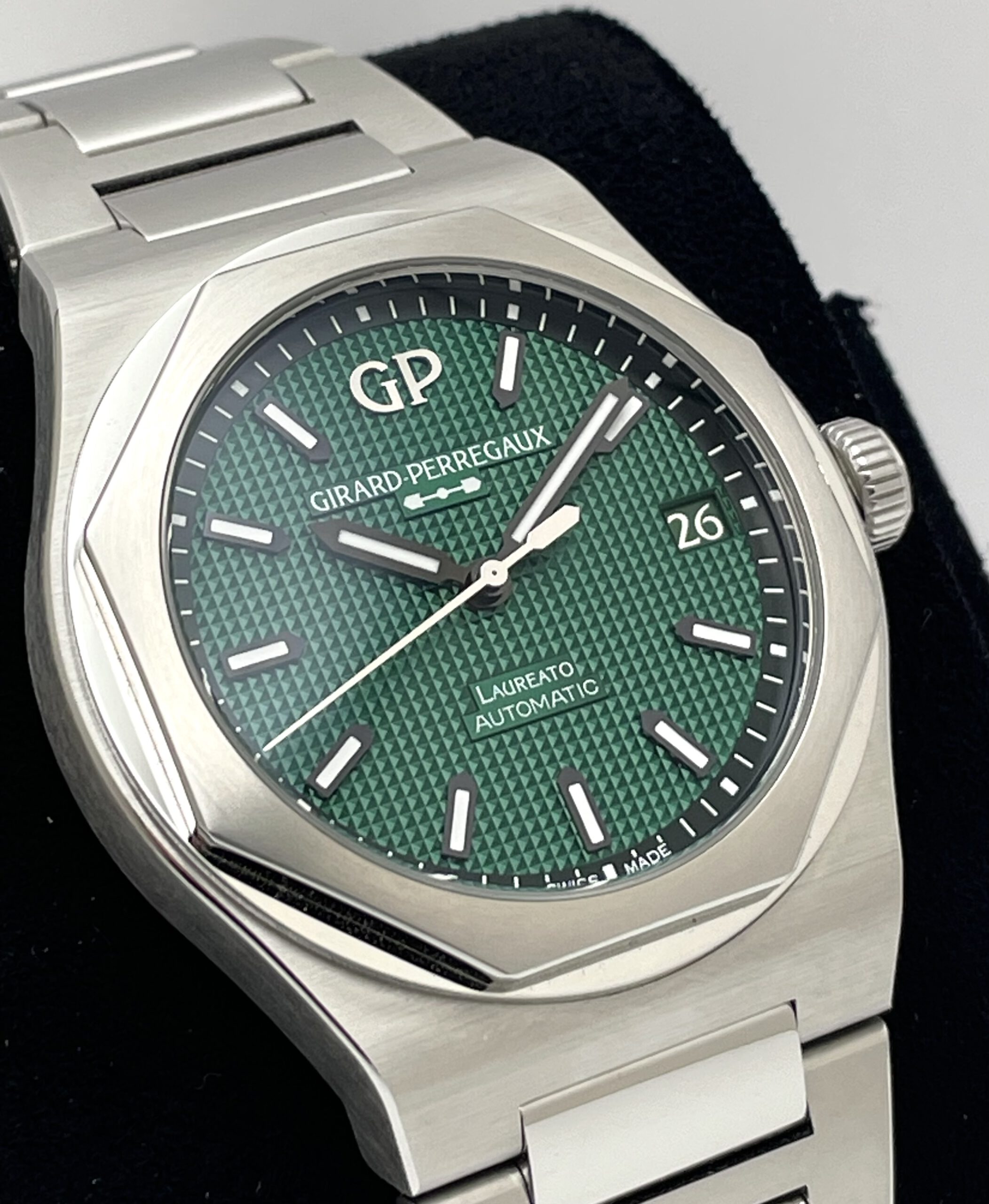 Girard Perregaux Laureato 42mm - 81010-11-3153-1CM - Full Set aus 12/2022 – Bild 5