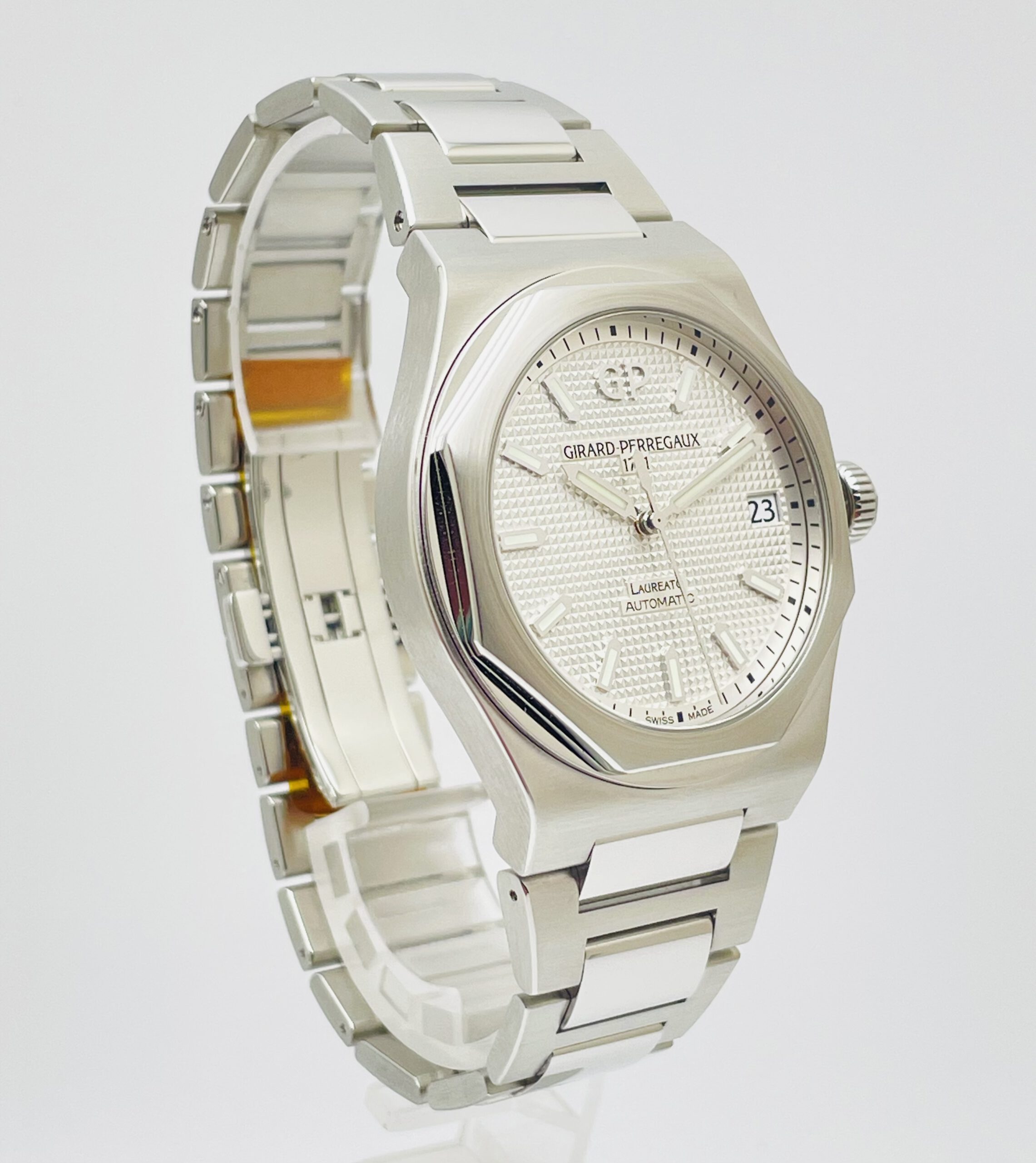 Girard Perregaux Laureato 42mm - 81010-11-131-11A - Full Set aus 07/2023 - ungetragen – Bild 3