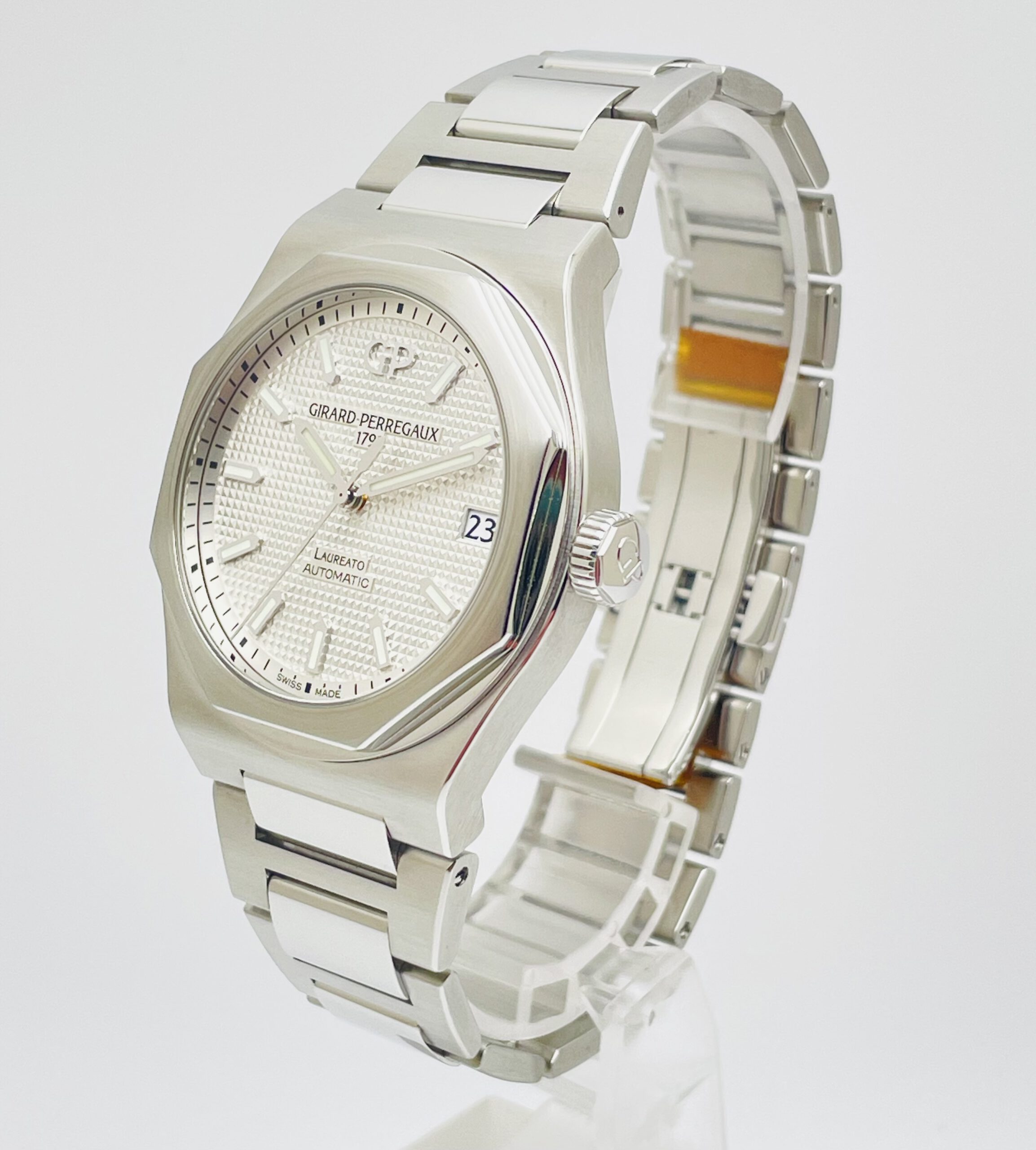 Girard Perregaux Laureato 42mm - 81010-11-131-11A - Full Set aus 07/2023 - ungetragen – Bild 4