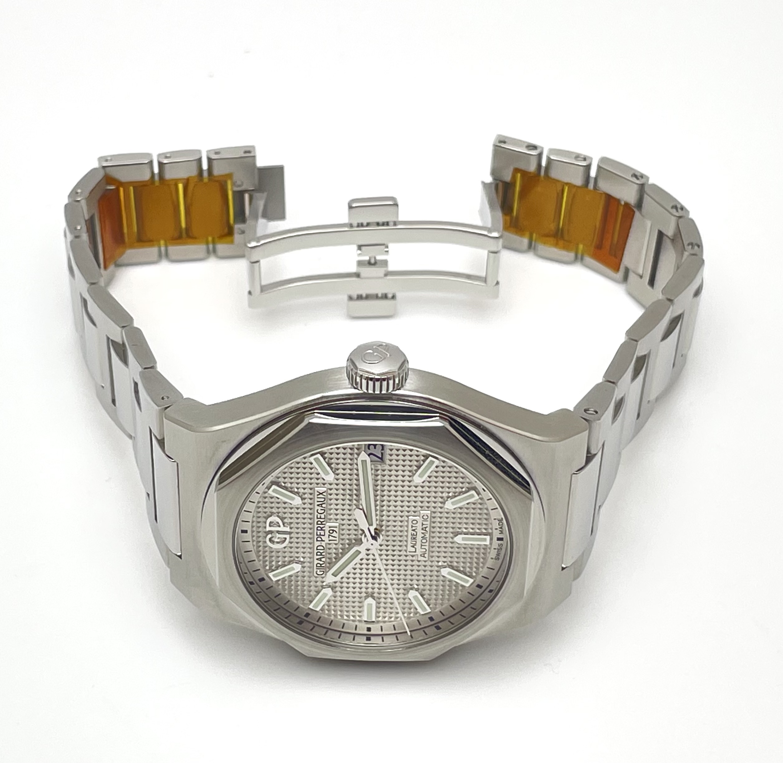 Girard Perregaux Laureato 42mm - 81010-11-131-11A - Full Set aus 07/2023 - ungetragen – Bild 6