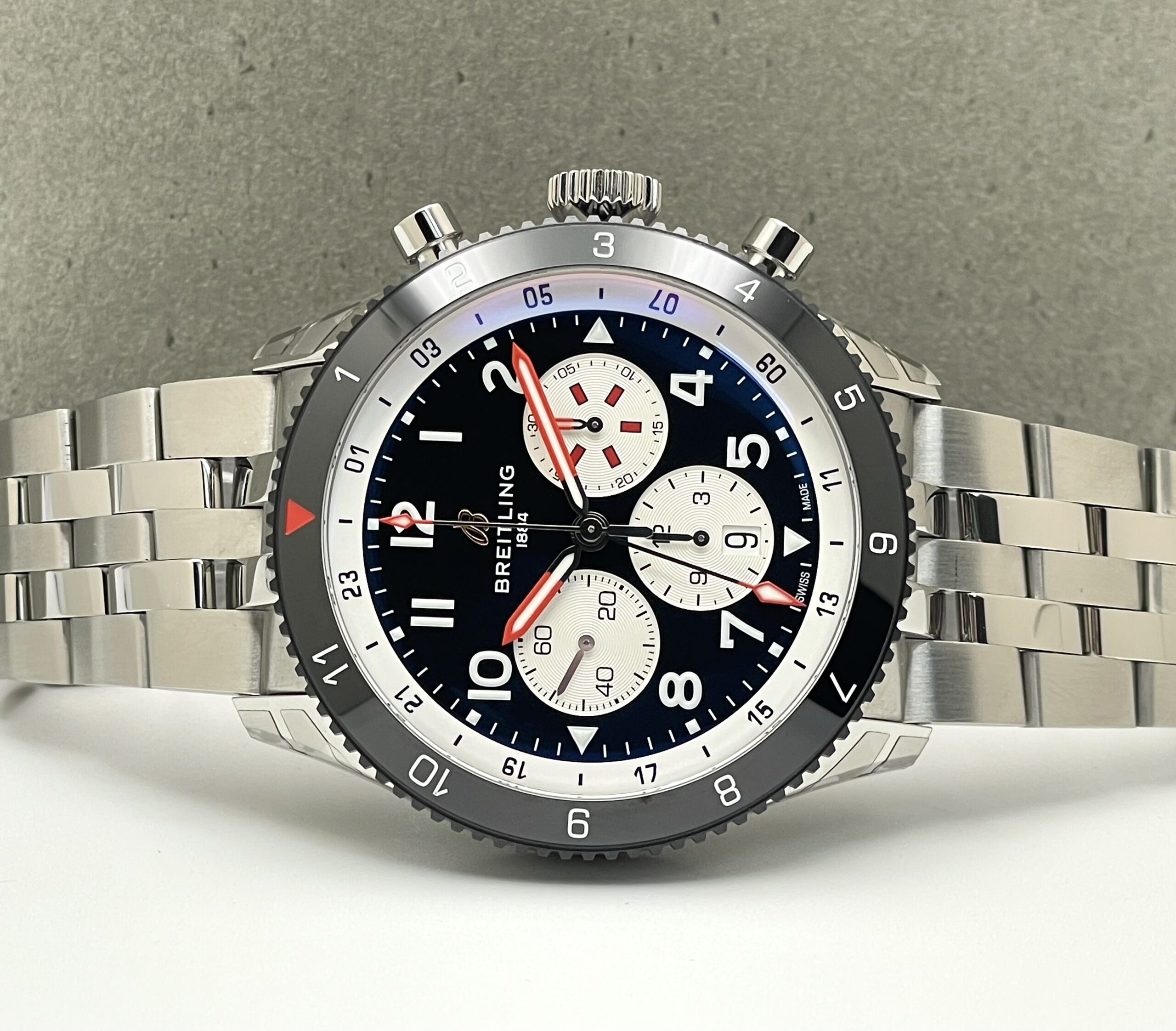 Breitling Super Avi B04 Chronograph GMT 46 Mosquito - YB04451A1B1A1 - ungetragen/verklebt – Bild 4