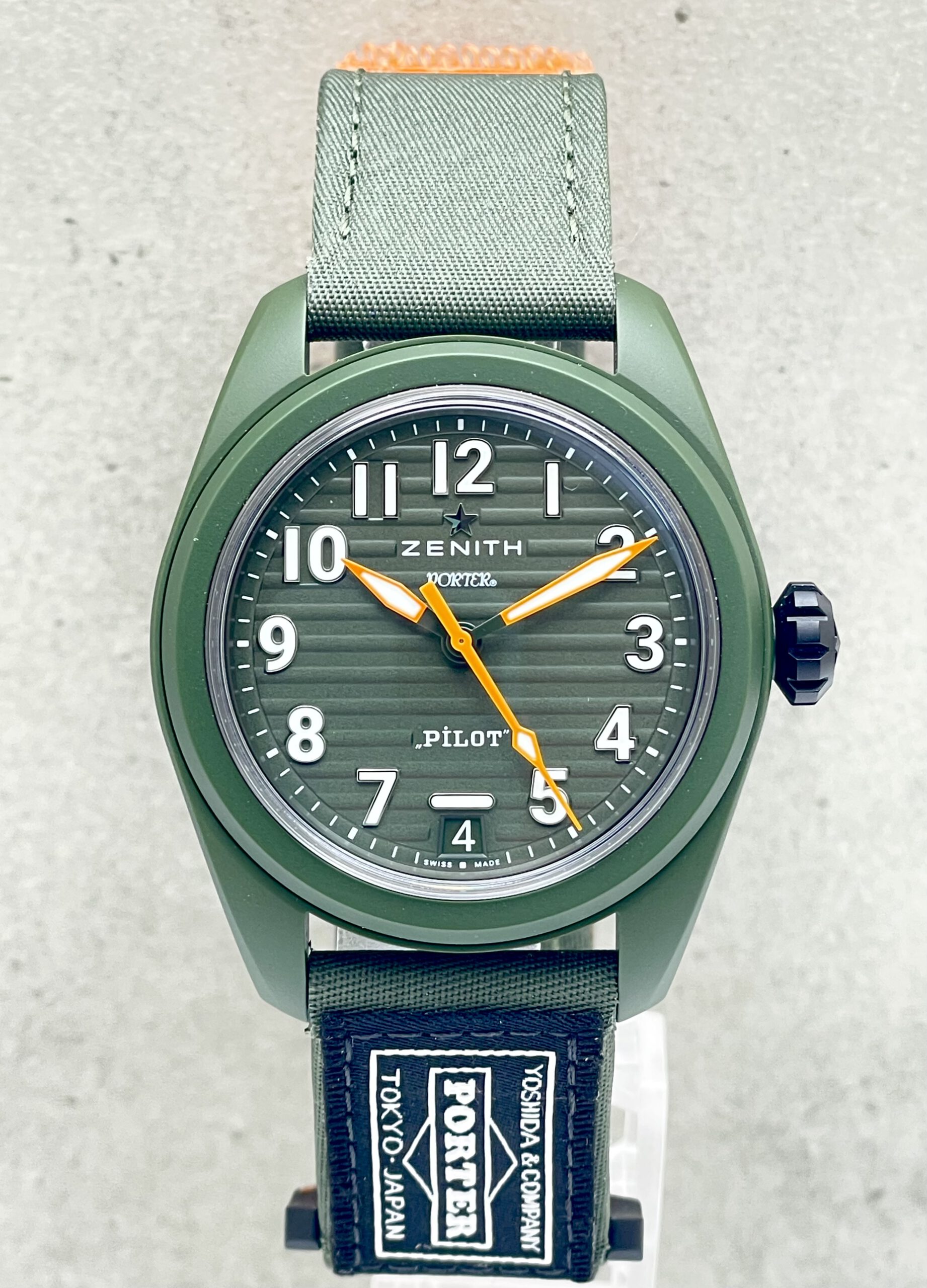 Zenith Pilot Central Automatic Porter Limited Edition - 49.4001.3620/63.I001 - ungetragen
